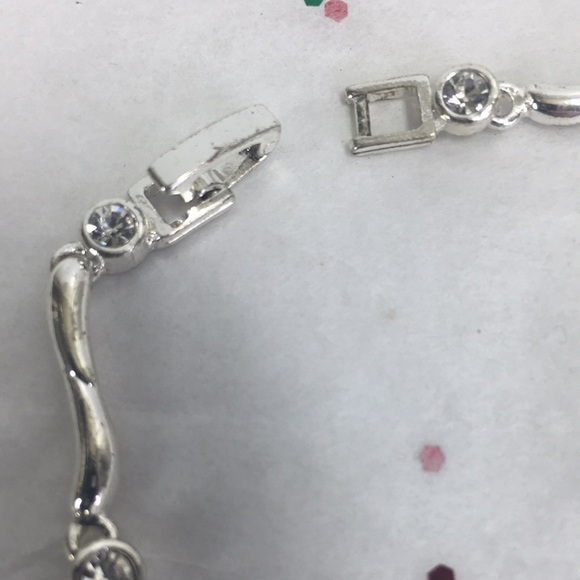 Crystal silver-tone bar link bracelet 7.5” - Picture 3 of 4